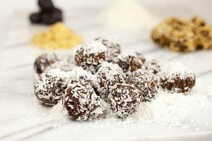 Dadelbollar med choklad och kokos recept