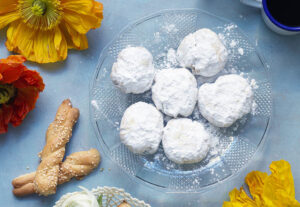 Smörkakor med mandel- Kourabiedes me Amygdalo